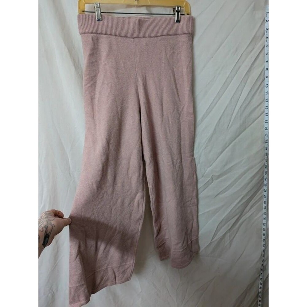 Pink M pants from Amazon's private-label fashion brand, The Drop
